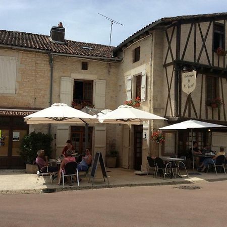 Nanteuil-en-ValléeLa Vieille Maison Rose住宿加早餐旅馆 外观 照片