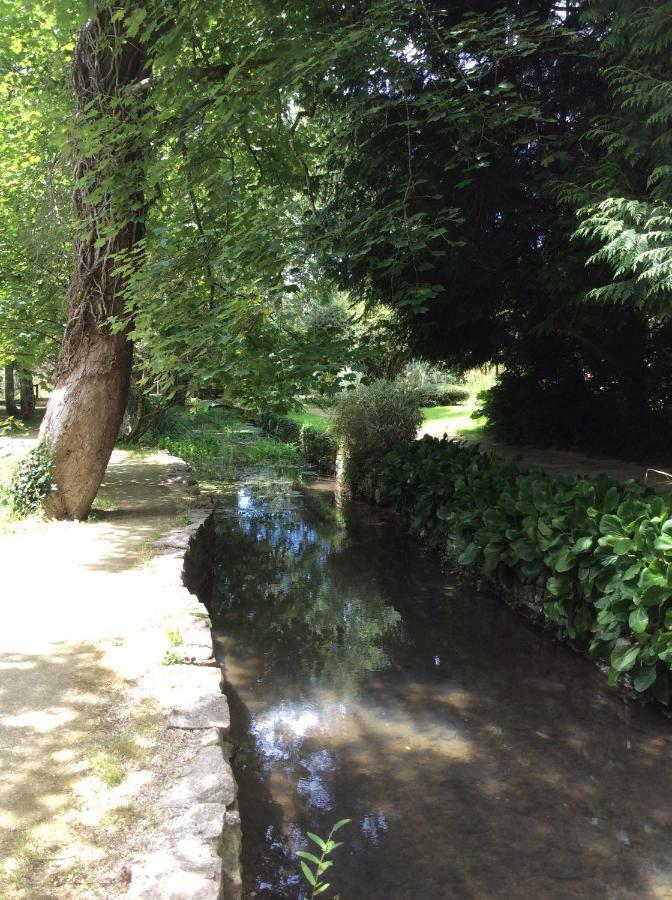 Nanteuil-en-ValléeLa Vieille Maison Rose住宿加早餐旅馆 外观 照片